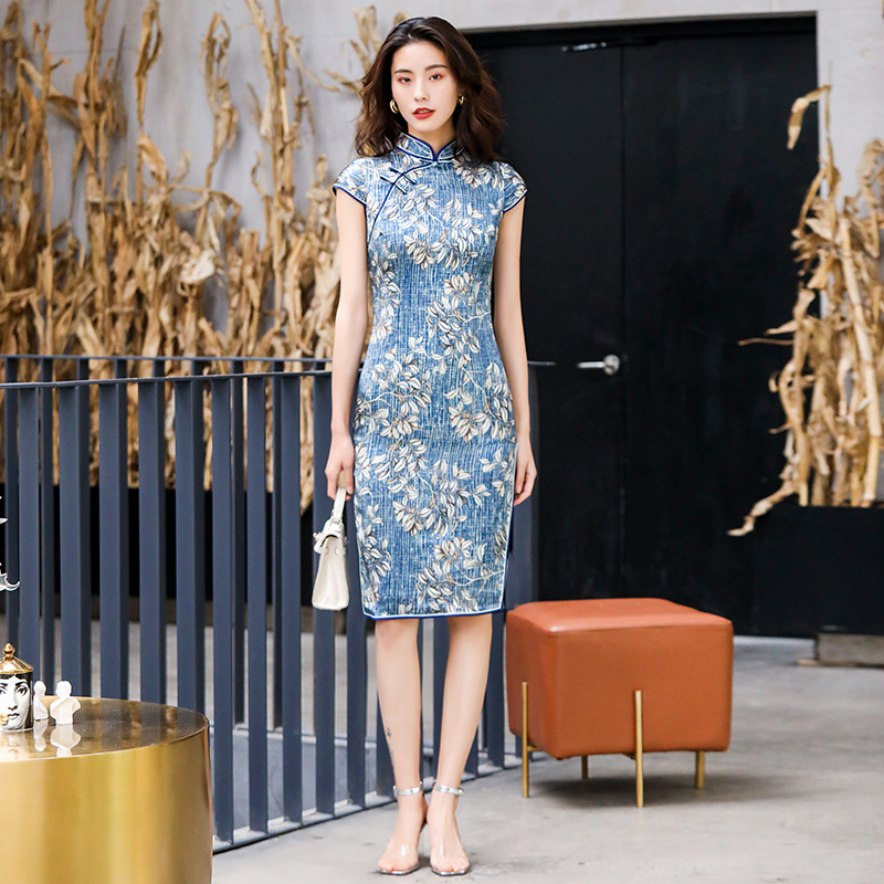 Silk cheongsam, summer clothing, lightweight retro dress, 2021 years, light style Silk cheongsam, summer clothing, lightweight retro dress, 2021 years, light style