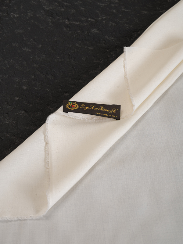Loro Piana 150g Milk White Worsted Yarn 70% Wool 20% Silk 10% Cashmere Thin, Soft and Delicate/286 Loro Piana 150g Milk White Worsted Yarn 70% Wool 20% Silk 10% Cashmere Thin, Soft and Delicate/286