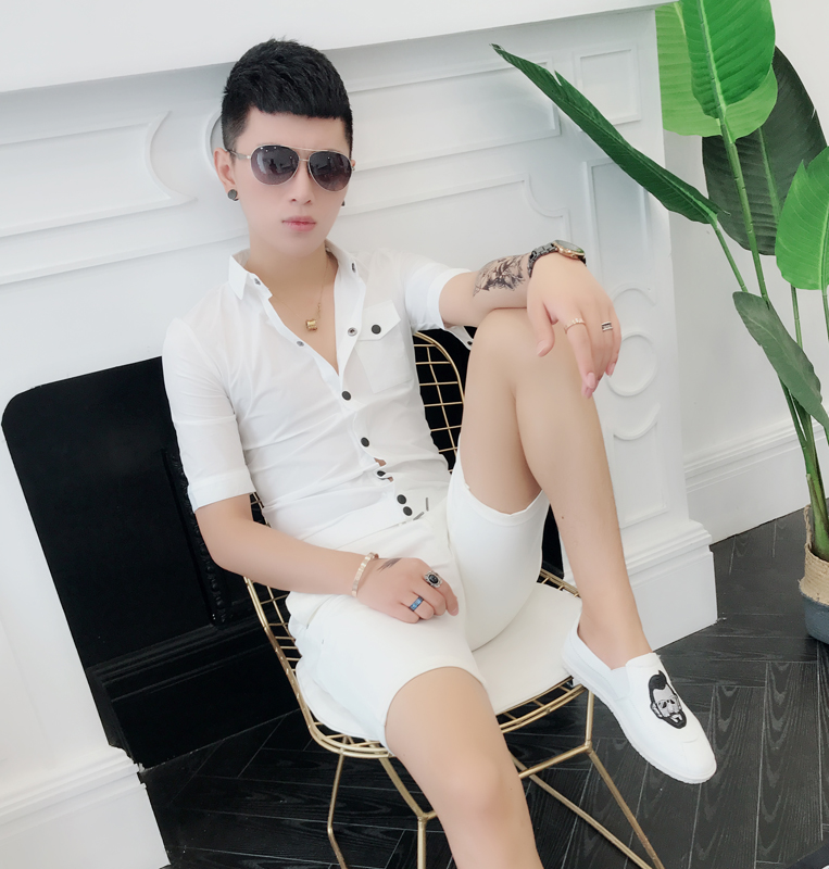 2022 summer trendy men's slim five-point sleeve shirt youth hair stylist Korean version casual short-sleeved solid color shirt
