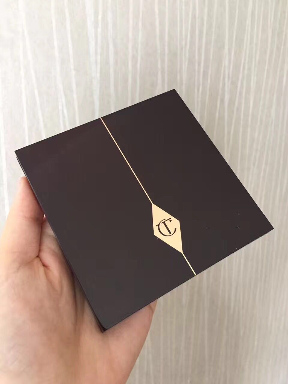 Khay trang điểm Charlotte tilbury bảng phấn mắt