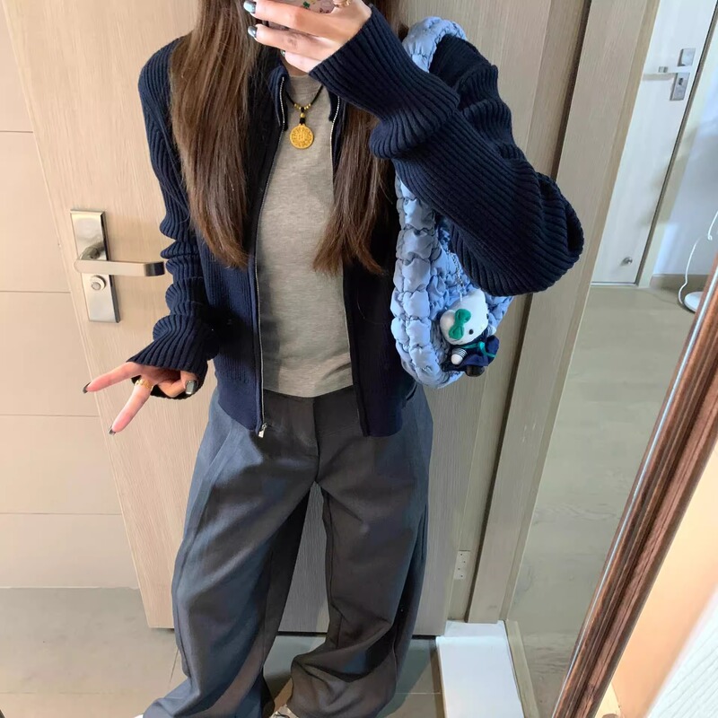 Korean Style Spring Outfit Knitted Cardigan Top for Women, New Slim-Fit Short Stand-Up Collar Zipper Sweater Jacket for Spring and Autumn Korean Style Spring Outfit Knitted Cardigan Top for Women, New Slim-Fit Short Stand-Up Collar Zipper Sweater Jacket for Spring and Autumn