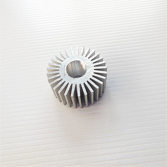 LED light board patch heat sink Sunflower aluminum alloy lamp beads Aluminum radiator hole M10 tooth accessories