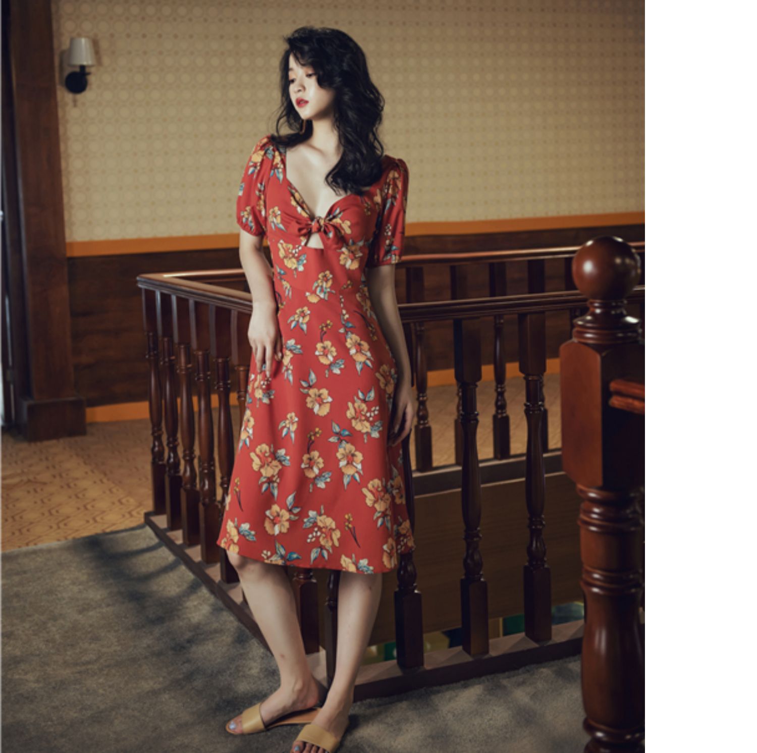 Cô gái retro Pháp backless V-cổ váy kỳ nghỉ gợi cảm trái tim máy dạ dày váy hoa đỏ trong phần dài - Sản phẩm HOT đầm trắng đẹp