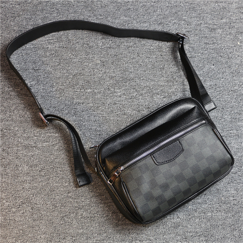 Shoulder bag men 2020 new Korean version of the trend plaid oblique cross bag men's fashion casual horizontal small square bag IPAD bag