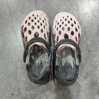 Женская модель розового градиентного цвета. Рекомендуется заказывать на размер меньше.