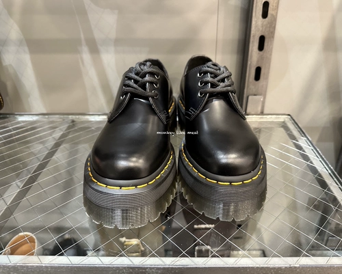 Корея прямая почтовая почта приобретает доктор Мартенс Квад доктора Мартина.