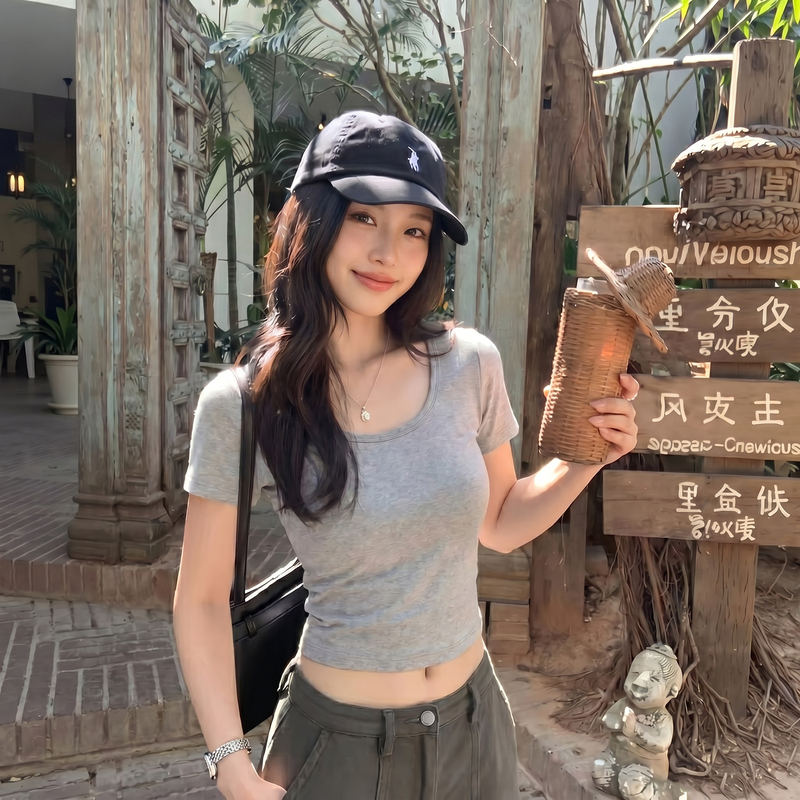 Threaded Gray U-Neck Short Top for Petite Women, Summer 2026 New Style, Slim Fit, Regular Shoulder, Sexy Crop Top Short-Sleeve T-Shirt