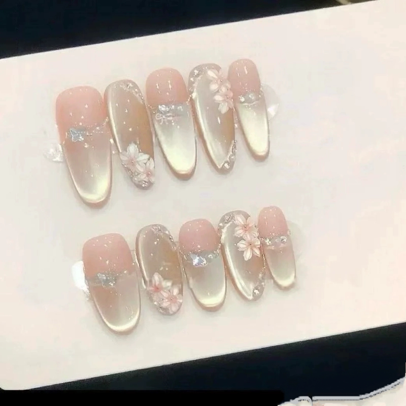 【Spring Blossom Evening Collection】Sweet and Alluring Handmade Nail Art with Cherry Blossom Cat Eye Gradient Pink, Enhancing Fairness, High-End Nail Tips
