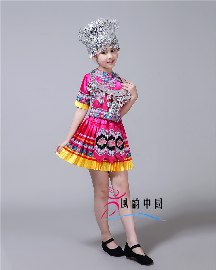 Trẻ em mới Miao trang phục bé gái trang phục phong cách dân tộc Vân Nam dân tộc thiểu số Yi nhảy váy xếp li trrang phục khiêu vũ cho bé
