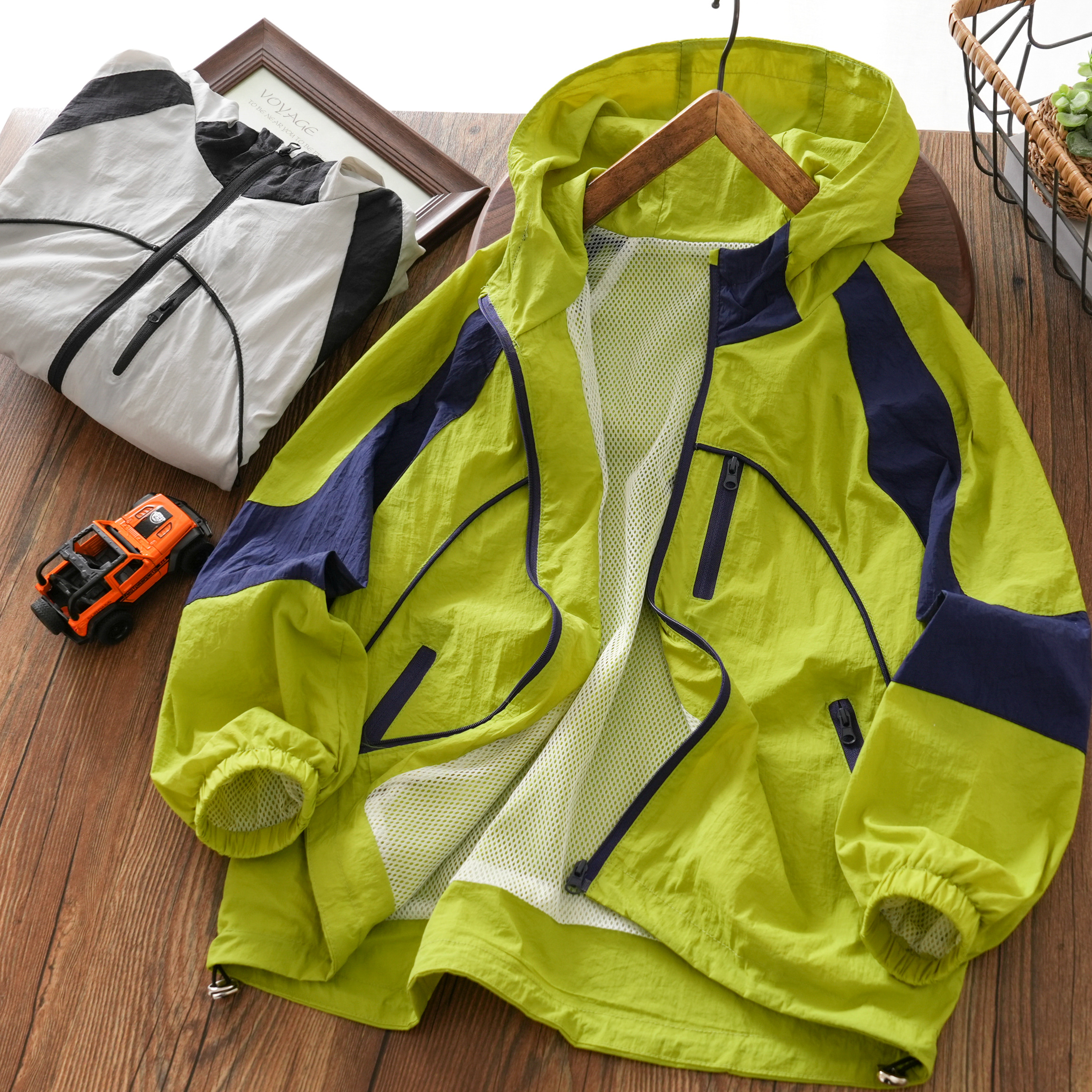 男の子用日焼け止め服 夏 2025 MサイズとLサイズの子供用紫外線対策 通気性 速乾性 男の子用 子供用フード付き日焼け止め服 トレンド