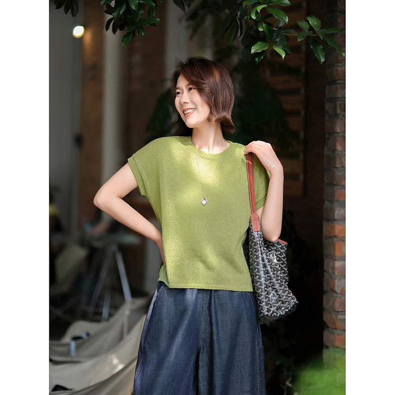 Summer Japanese Cool-Feeling Shirt in Avocado Green, Washi Yarn Knit Top, Short Sleeves, Slightly Batwing Sleeves, Loose and Versatile T-Shirt Summer Japanese Cool-Feeling Shirt in Avocado Green, Washi Yarn Knit Top, Short Sleeves, Slightly Batwing Sleeves, Loose and Versatile T-Shirt