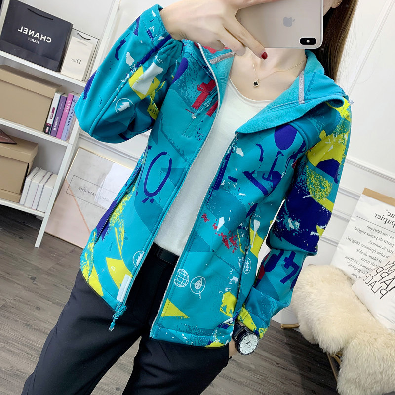 Outdoor Grip Suede Softshell Clothes Women Blouses Submachine Clothing Women Fashion Body Slim Windproof Mountaineering Clothing