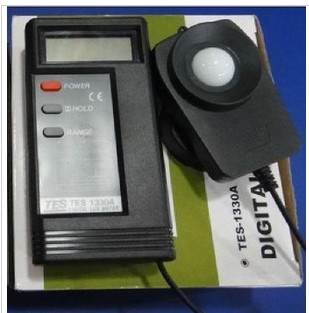 Taiwanese original dress 1330A illuminometer 1330A brightness meter 1330A photometer