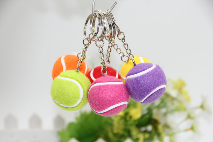Creative tennis racket keychain pendant men's and women's backpack trinkets pendant car key chain ring small gift