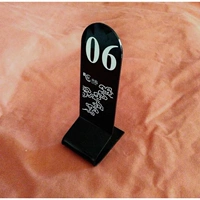 Черная одиночная сторона имеет цифры