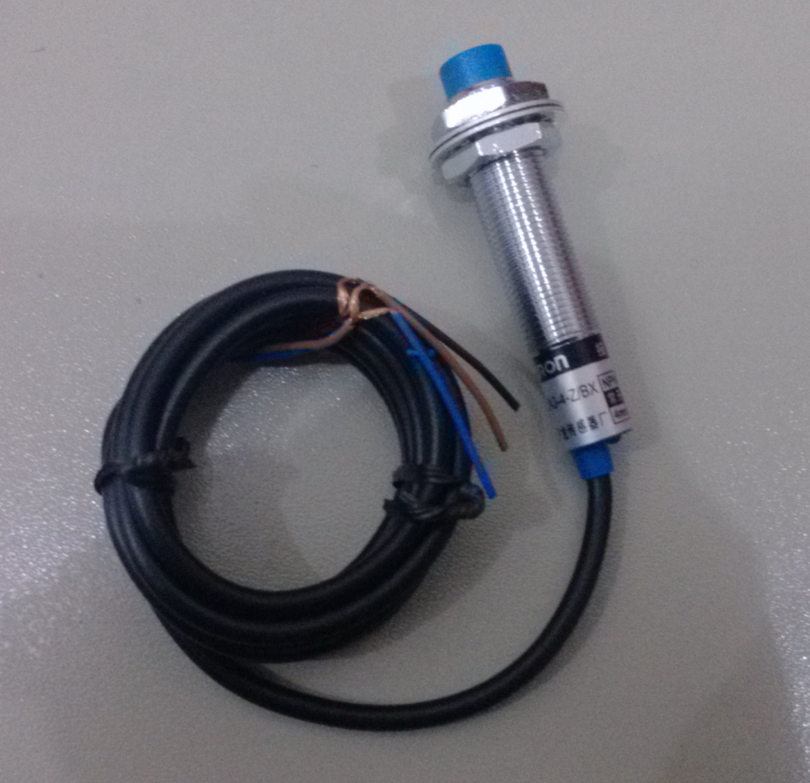 LJ18A3-8-Z AY close to switch sensor Three-wire DC 6-36V PNP normal closed special price