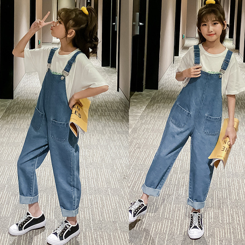 Girls' jeans spring clothes 2022 new Korean version of foreign style trousers loose middle and big children's Korean version of fashion bib pants tide