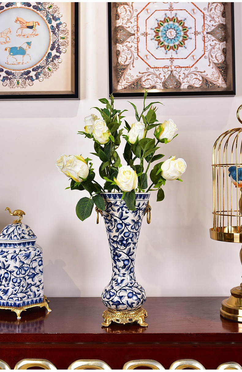 The New Chinese blue and white porcelain ceramic vases, the sitting room porch TV ark, decoration floral decoration crafts are arranging flowers