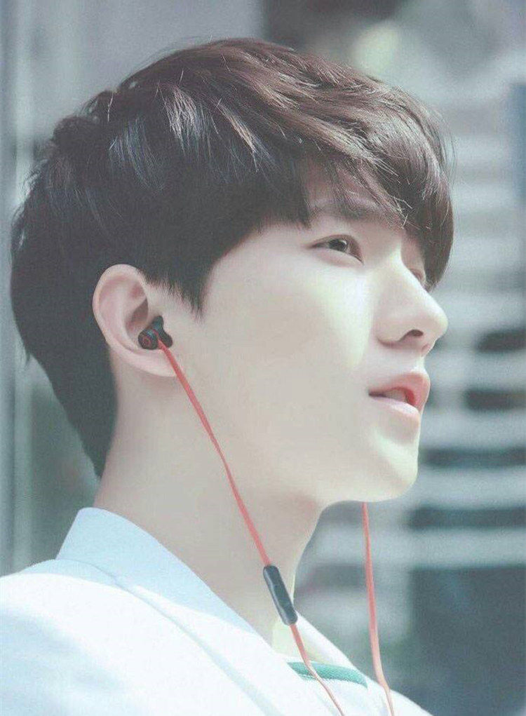 Perruque cheveux raides Court - Ref 2607259 Image 14