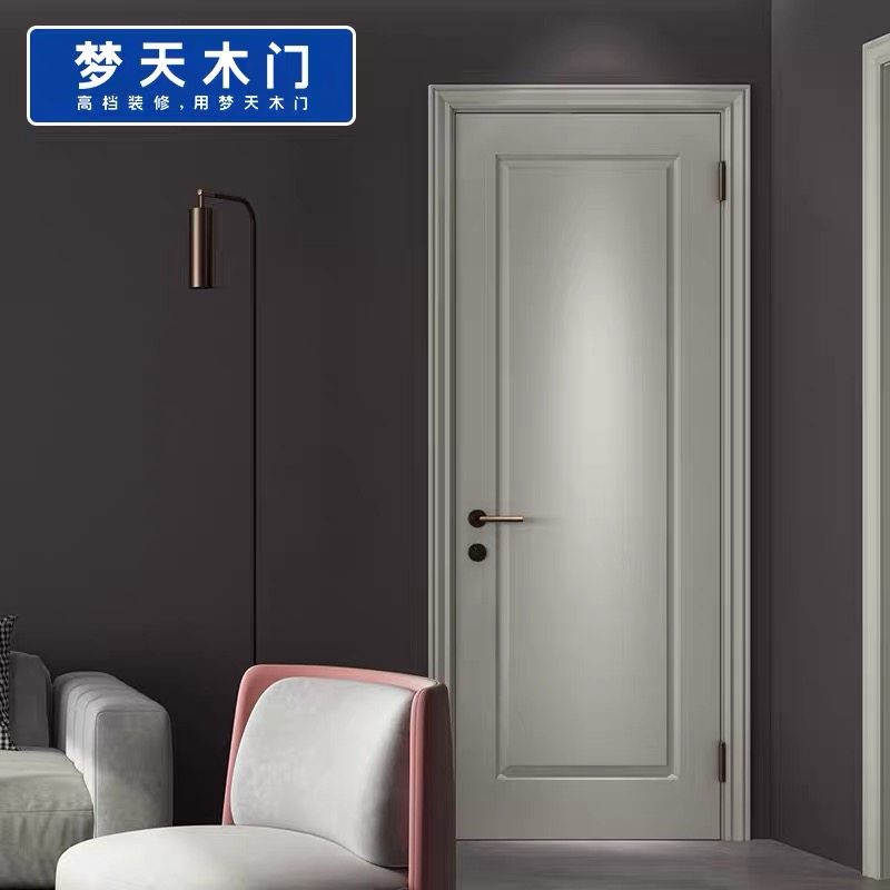 The wooden door of the Dream Sky M51-1Z