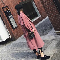 2021 The new spring autumn card with its tongue-colored windfall woman with a Korean version of Hepburns wind exploits and a small sub-knee jacket