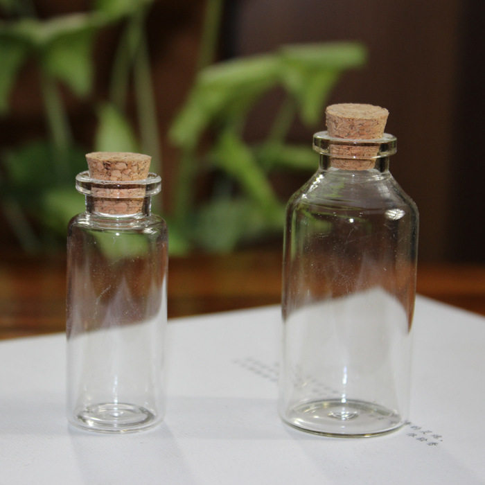 Wooden glass flake bottle of sandalwood powder packed with tobacco saffron sealed canned gold sand glass bottle