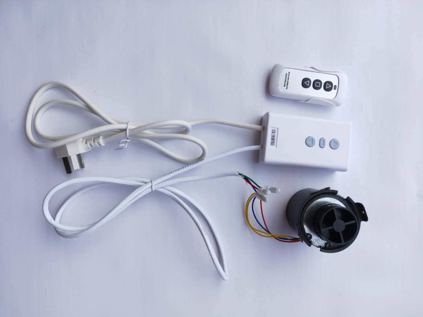 Universal electric projection curtain cloth tape limit remote control Red leaf projection curtain cloth wireless lifting switch controller