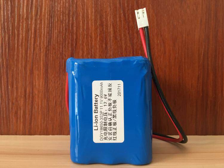 18650 rechargeable lithium battery pack 12V large capacity LED light solar light