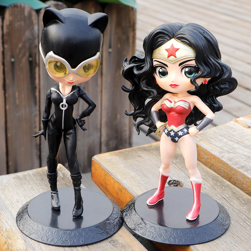 Qposket Q Edition Big Eyes DC Justice League Wonder Woman Cat Lady Model Cake Swing paparazzi