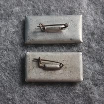 Cultural Revolution Mao Zedong badge early handmade badge with aluminum base and glass surface Chairman Maos quotations a pair of different W22 7