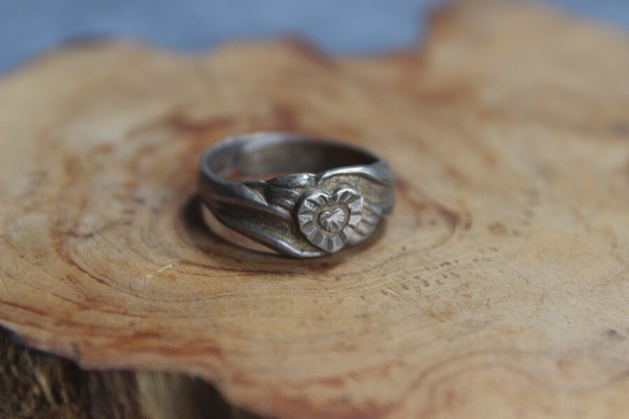 Republic Old Ring Belt Craft Embossing Heart-shaped Tattoo Accessories Inside Foot Silver Mark Inner Diameter 1 7mm Weight 3 8g ZZ 1718 -Taobao