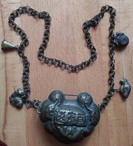 Qing Dynasty large three-dimensional double-sided old silver lock Baijia lock bat carved low silver 75*60mm YY 1345