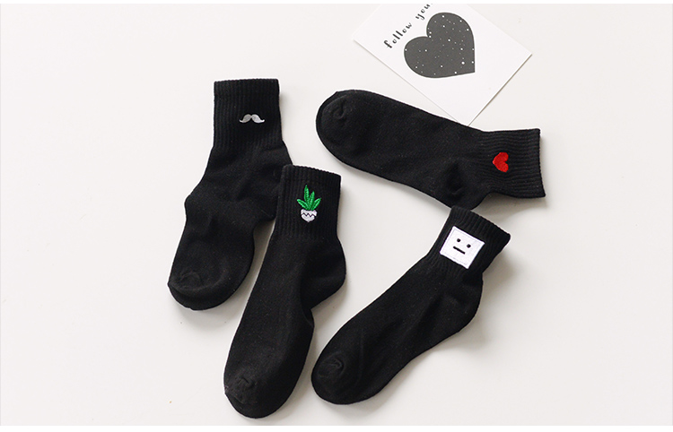 2 đôi vớ thêu Nhật Bản của nữ sinh viên cotton trong vớ cotton ống hoạt hình phiên bản tiếng Hàn của vớ gió đại học vớ cổ cao