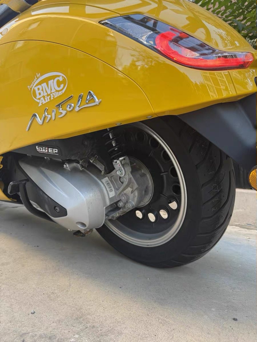 Импортирован из Таиланда, подходит для Honda NS150LA неразрушающий монтаж заднего амортизатора Showa/SHOWA shock absorber