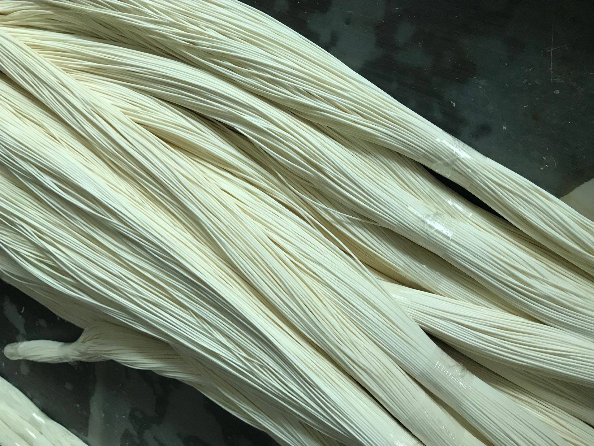 中空纤维膜丝为何选择0.1μm孔径内衬增强PVDF膜？抗污染与高强度性能大揭秘