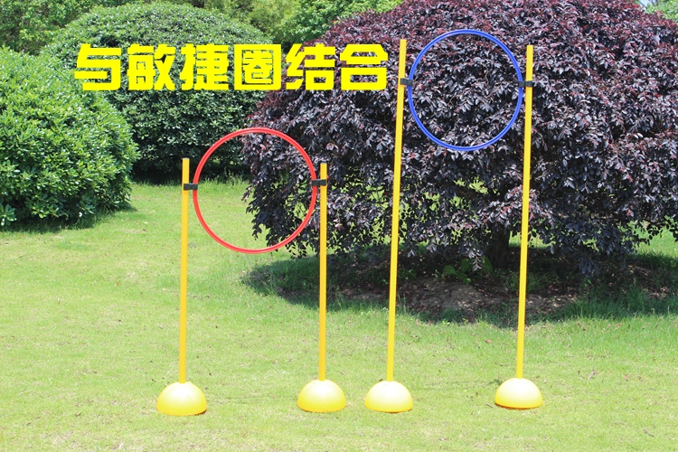 Chướng ngại vật biển hiệu bóng đá có thể ném vòng huấn luyện phun nước xung quanh vòng nhanh nhẹn