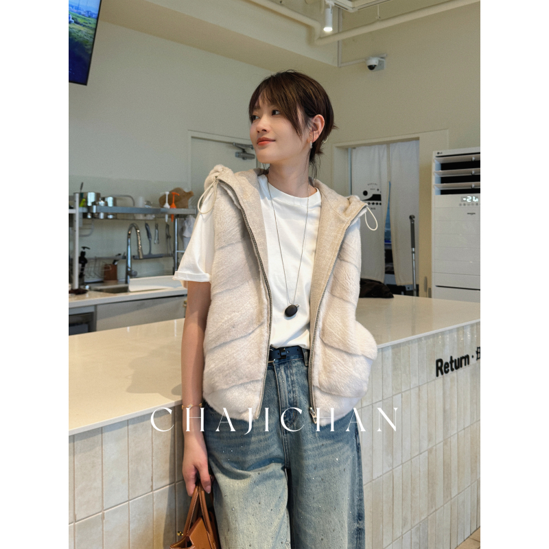 Milanka Exquisite and Luxurious 100% Fine-Spun Cashmere Diagonal Plaid Mink Reversible Hooded Versatile Vest