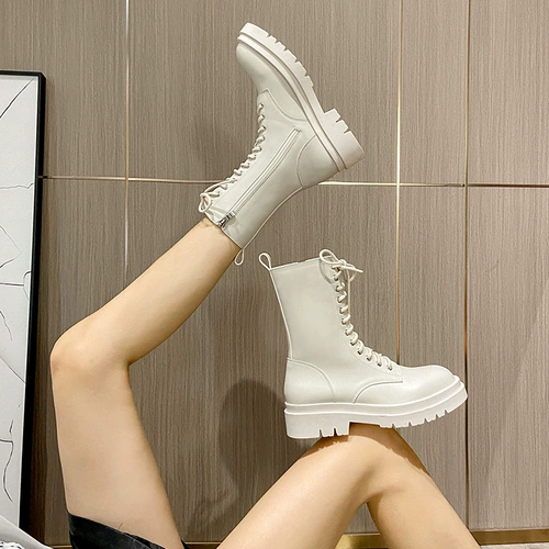 Martens, белые короткие сапоги, утепленные универсальные ботинки в английском стиле на платформе, коллекция 2023, в британском стиле, средней длины