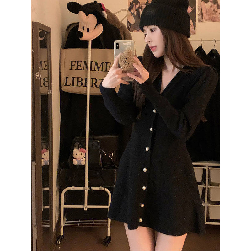 Plus-Size Fat Girl's Little Chanel-Style French Red Sweater with a Dress Underneath, Women's Spring New Slim-Fit Slimming Short Skirt