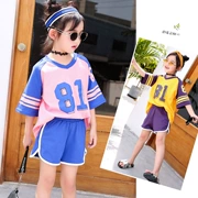 Những bộ đồ bé trai phù hợp với bé trai mùa hè 2018 phiên bản Hàn Quốc của chiếc áo thun ngắn tay hai màu thể thao quần short trẻ em hai bộ thủy triều