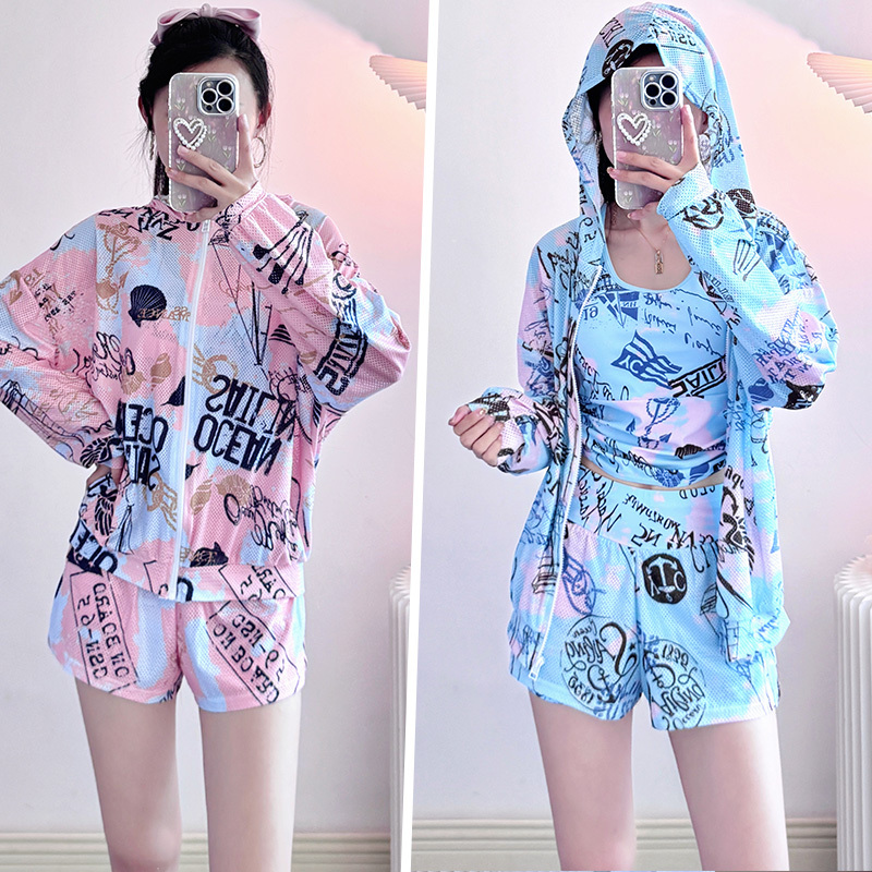 Atmospheric Two-Piece Swimsuit for Women, Tummy-Covering, Slimming, Long-Sleeved, Sun-Protective, Suitable for Beach Vacations, European and American Conservative Style, Hot Spring, and Sports Swimwear