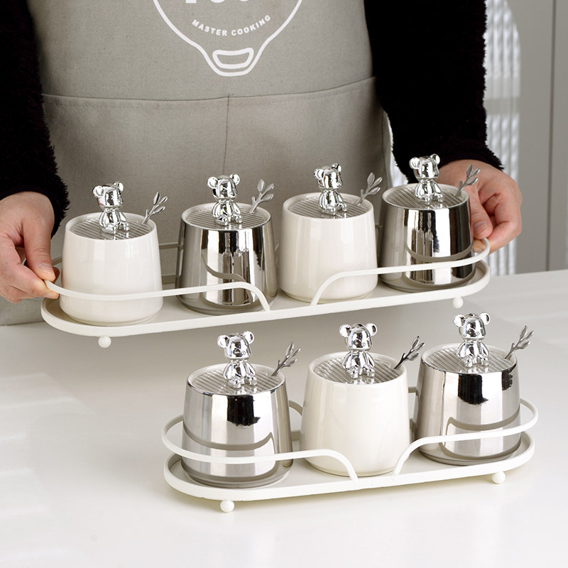 Cutty bear sealing box containing kitchen salt canned flavor box conditioning cans packaging packaging assembly