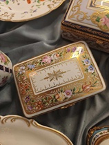 Deposit: 980 in full French hand-painted gilt hand-painted porcelain box