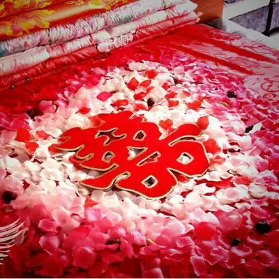 Wedding simulation rose petals Wedding supplies Wedding room decoration Wedding wedding room Wedding bed sprinkler decoration Peanut day party