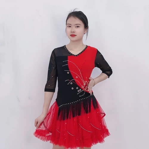 Весенний летний танцующий комплект с кисточками