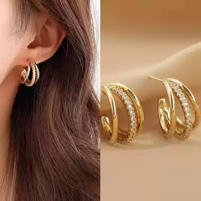 Simple cold wind ear needle female advanced sense golden earrings temperament Joker Net red earrings 20201 New Tide