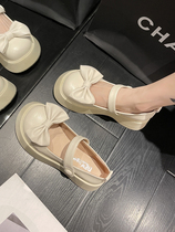 Small square studio British style small leather girl 2024 new spring bow big head sponge cake thick