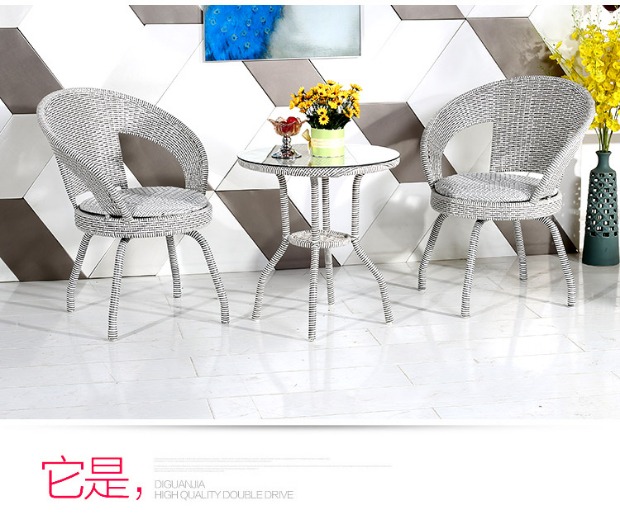 Ghế mây xoay ban công bàn ghế ngoài trời đồ nội thất giải trí ghế máy tính mây ba mảnh - Bàn ghế ngoài trời / sân ghế ban công nhỏ