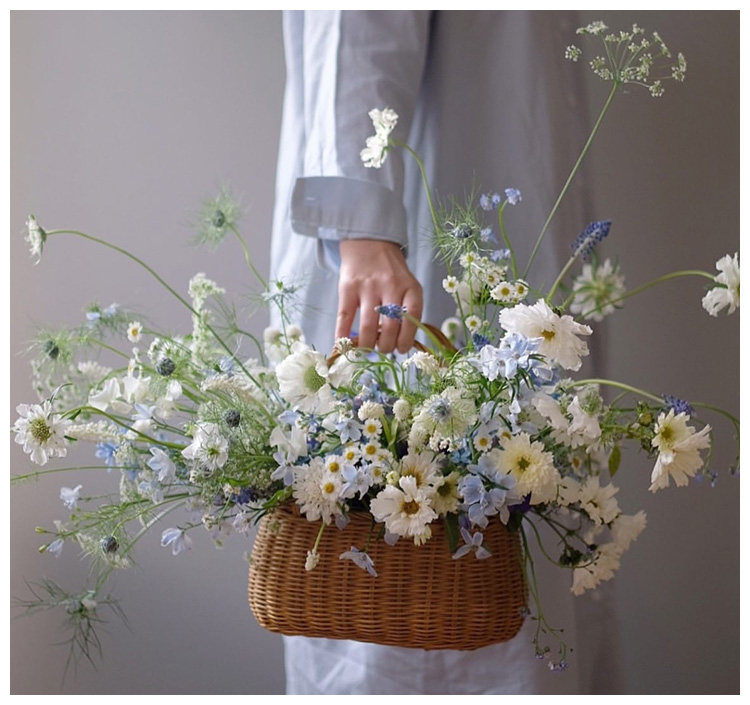 Rattan hand flower basket oval fine handle flower basket Indonesian rattan weave small flower basket waterproof inserted flower basket containing