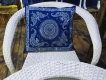 Wax dyeing and holding pillow cover cushions cushion by pillow cover customized processing Miao batik training experience Vegetal Dyeing handmade